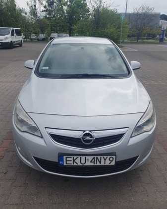 Opel Astra cena 20000 przebieg: 302476, rok produkcji 2011 z Poznań małe 191